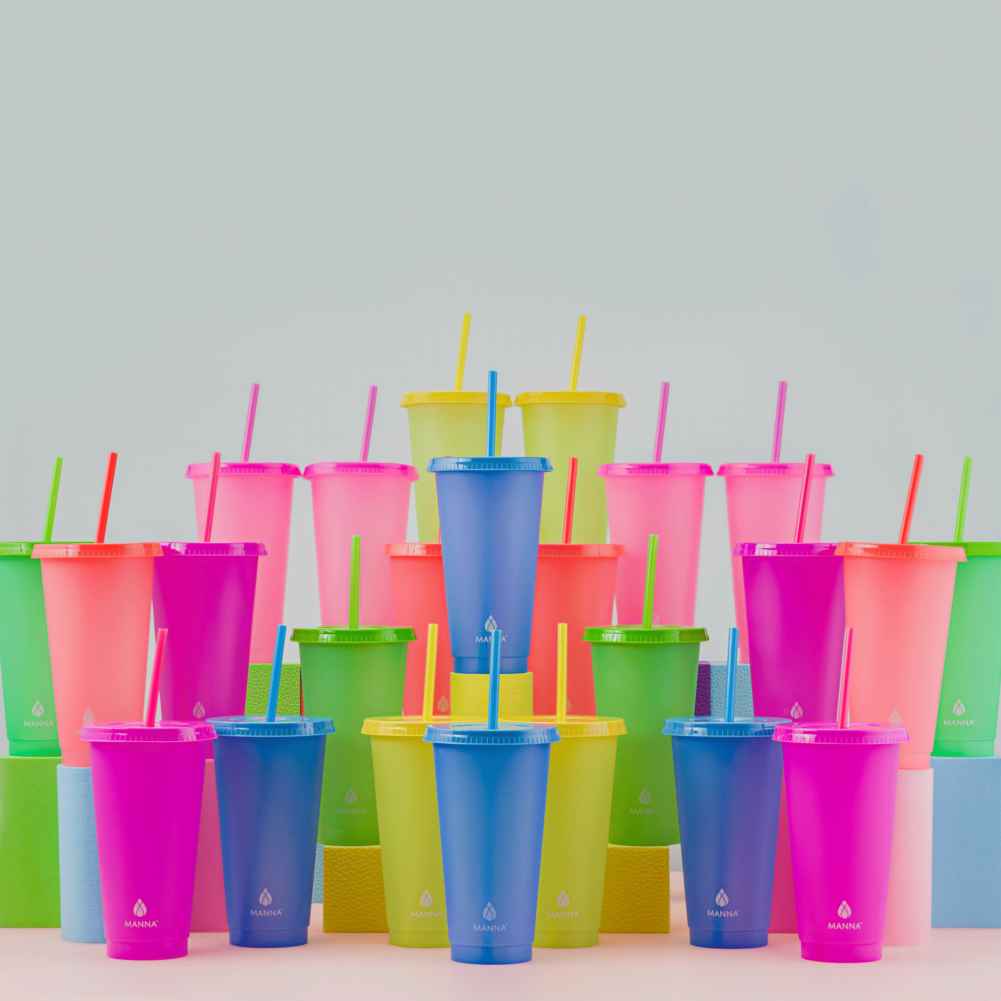 24-piece-original-color-changing-cup-set-j2 A0029811.gif